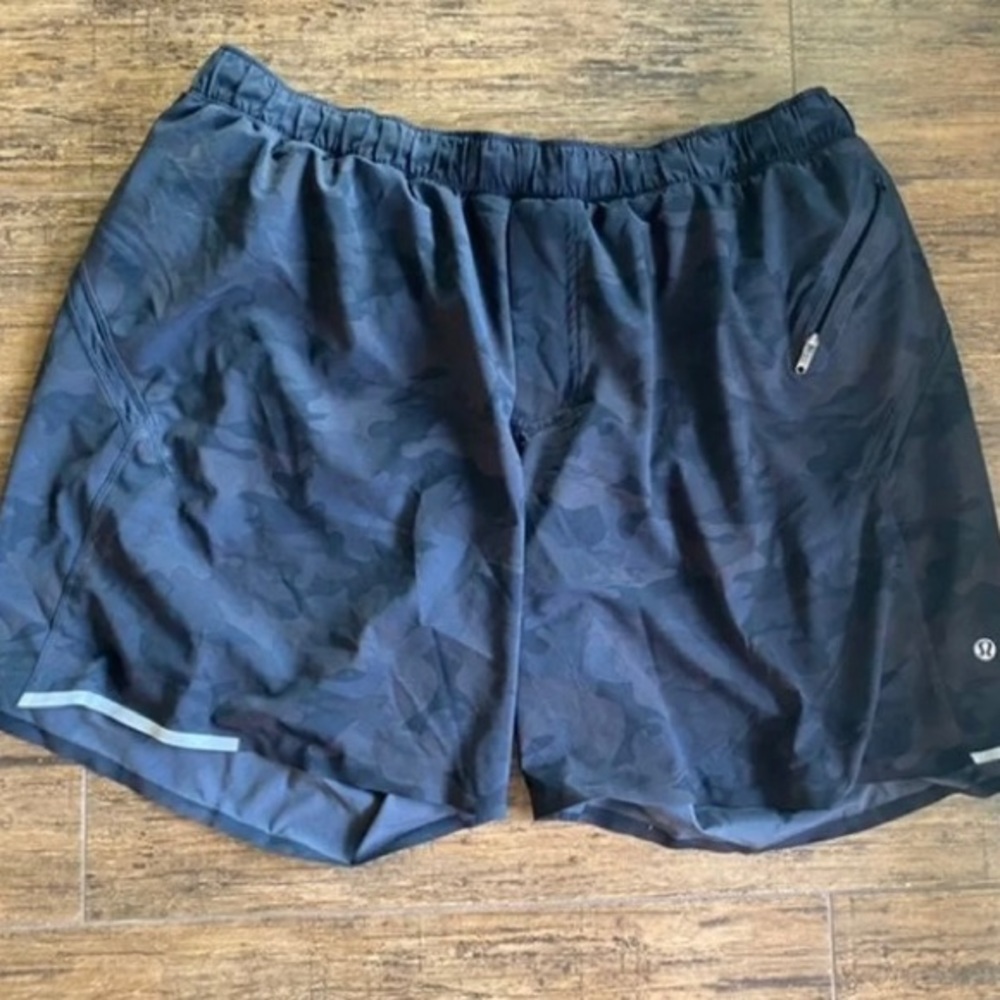 Men’s Lululemon 6” Inseam Shorts